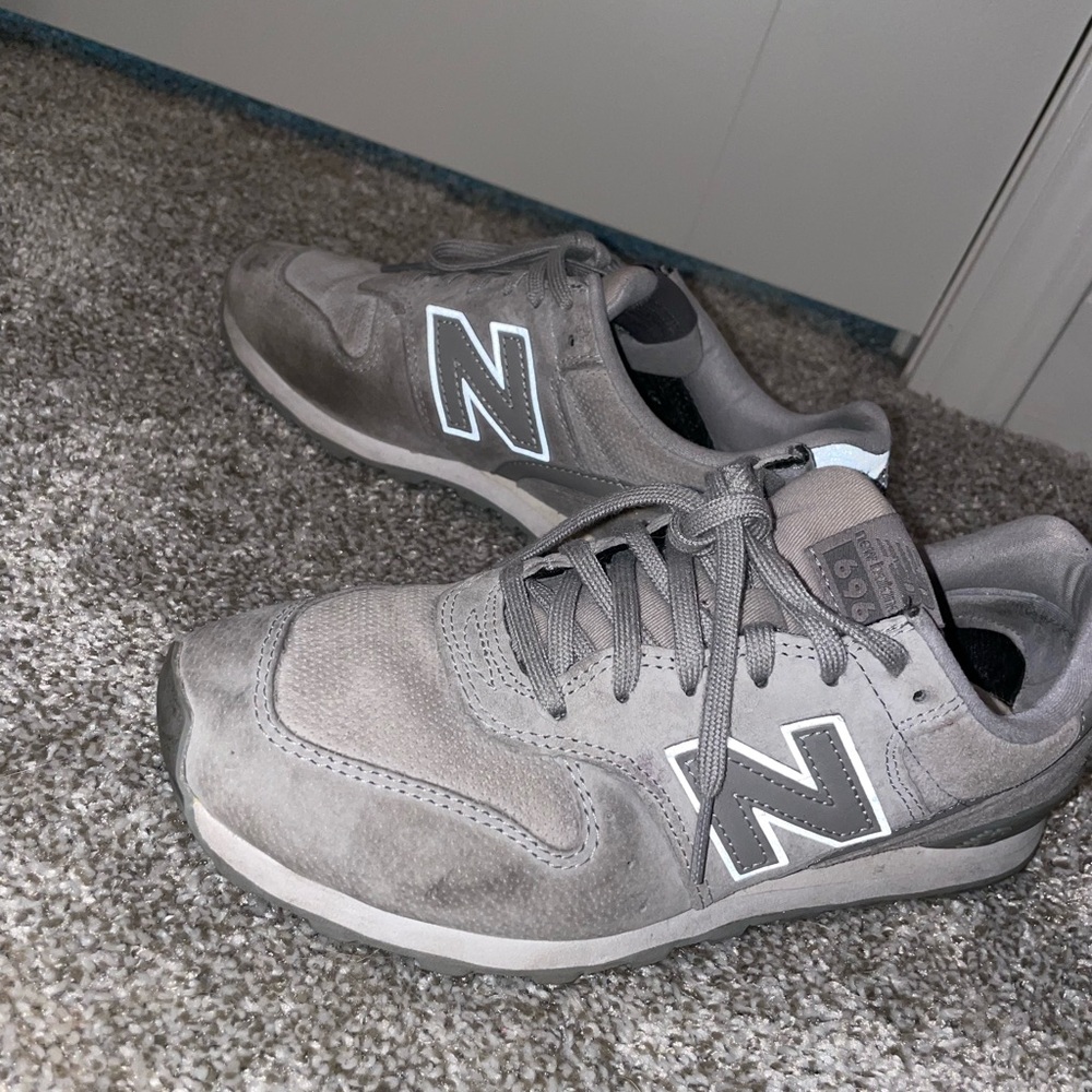 New Balance 696 sneakers